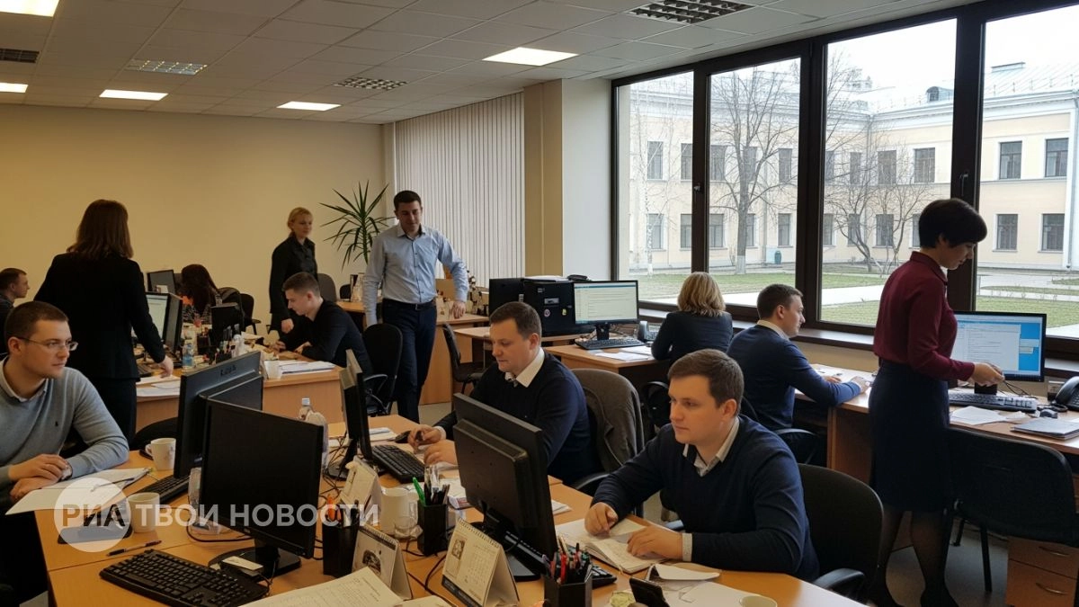 Забирайте законный час отдыха в четверг: Роструд объяснил как официально уйти с работы раньше других