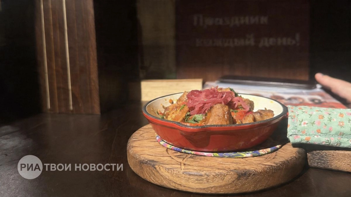 Хватит портить здоровье: почему привычка досаливать пищу в тарелке незаметно ведет к серьезным проблемам с сердцем