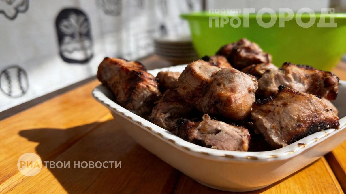 Вы просто переводите продукты: шеф-повар назвал три грубые ошибки в маринаде, из-за которых мясо теряет вкус