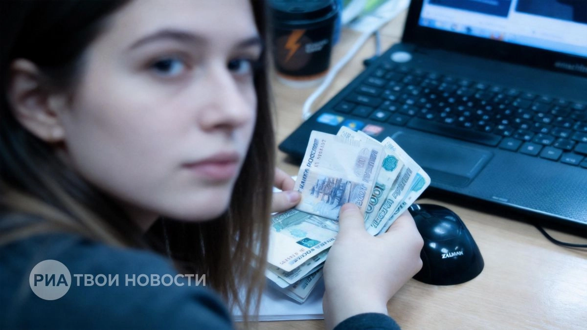 Деньги утекают сквозь пальцы: внедрите эти три простые привычки и начните откладывать по 15 тысяч ежемесячно