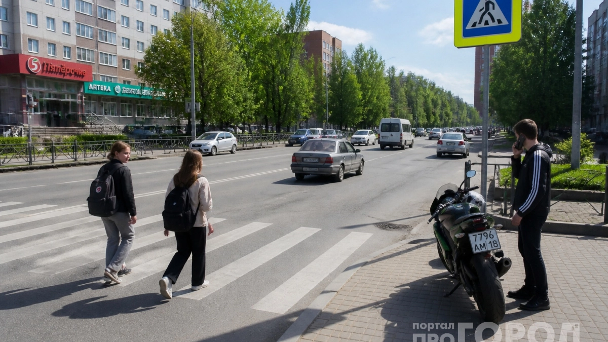 Не мотоциклисты и не велосипедисты: российские автомобилисты назвали тех, кого не любят на дорогах больше всего