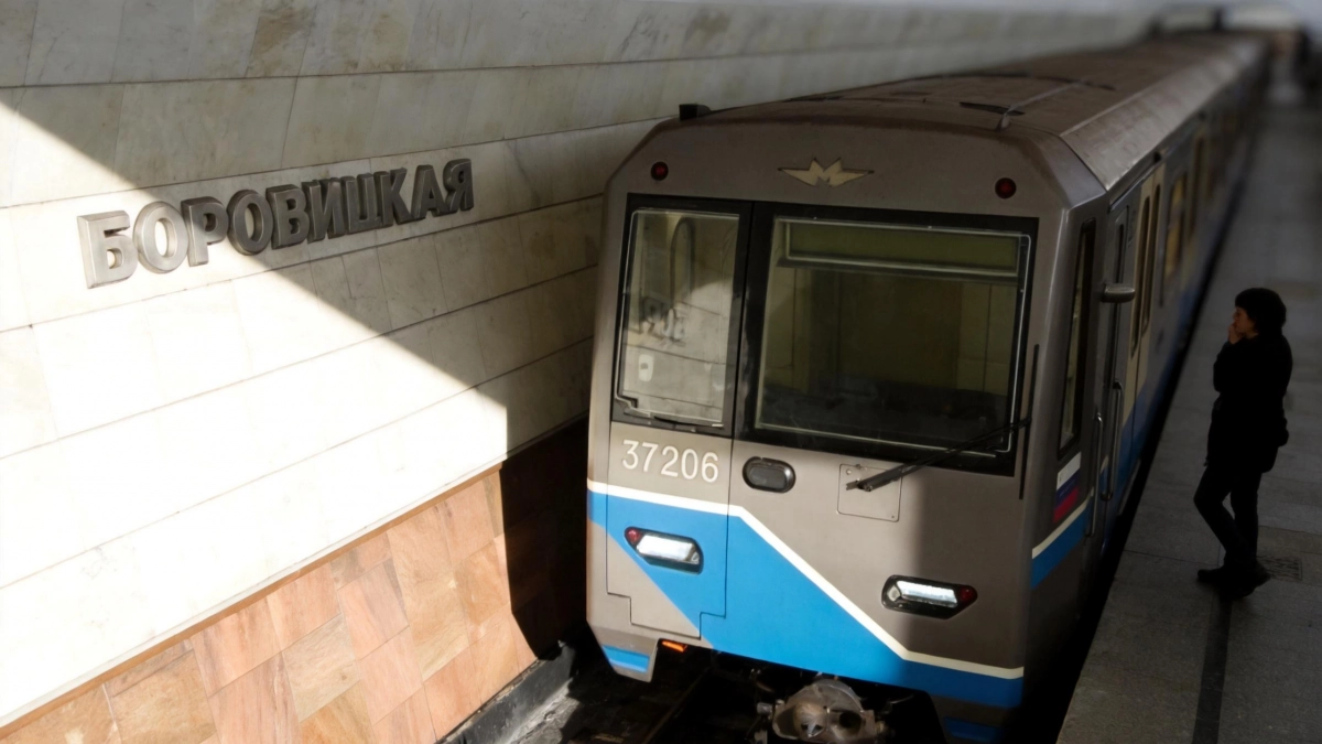 Бариста из московского метро арестован за развратные действия с 13-летней