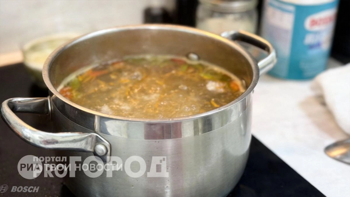 Больше не стою у плиты с шумовкой: добавила один копеечный продукт и бульон стал прозрачным как слеза