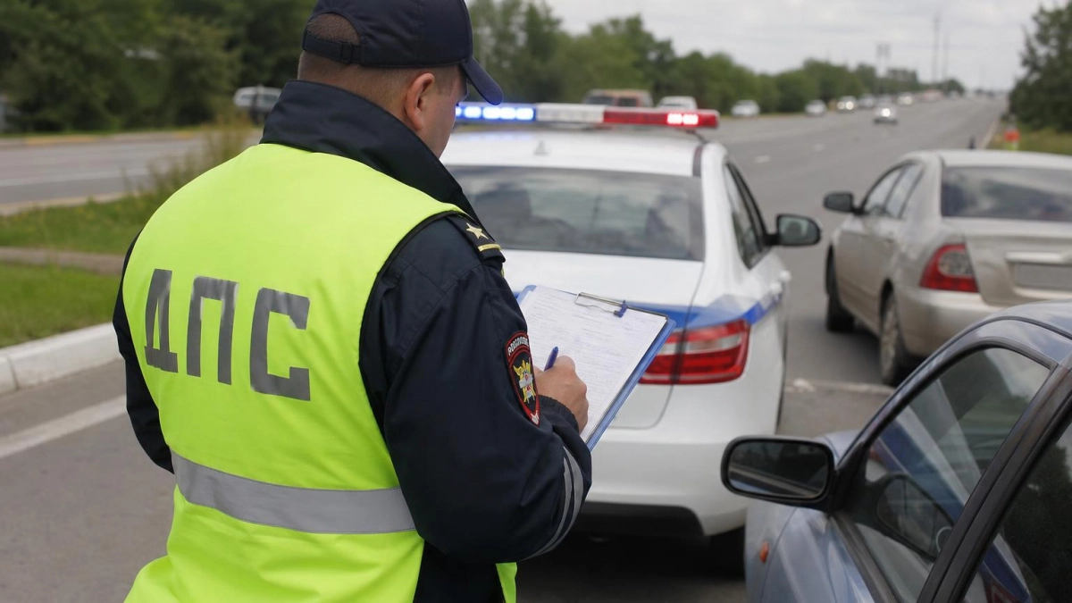 В Самаре поймали 17 участников стихийных гонок у медцентра