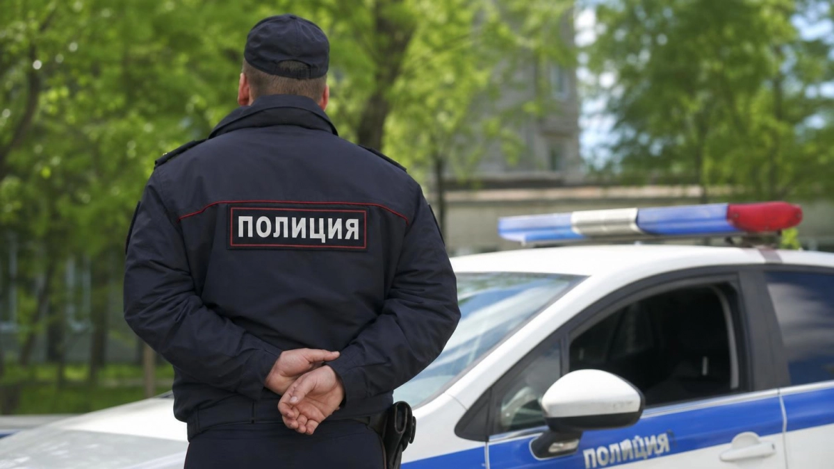 Несовершеннолетний работник зарезал хозяина дома и его 13-летнего сына под Москвой