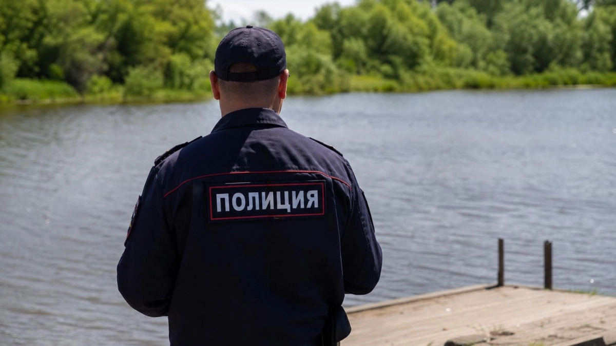 64-летний рыбак держал краснокнижного осетра на привязи у дома