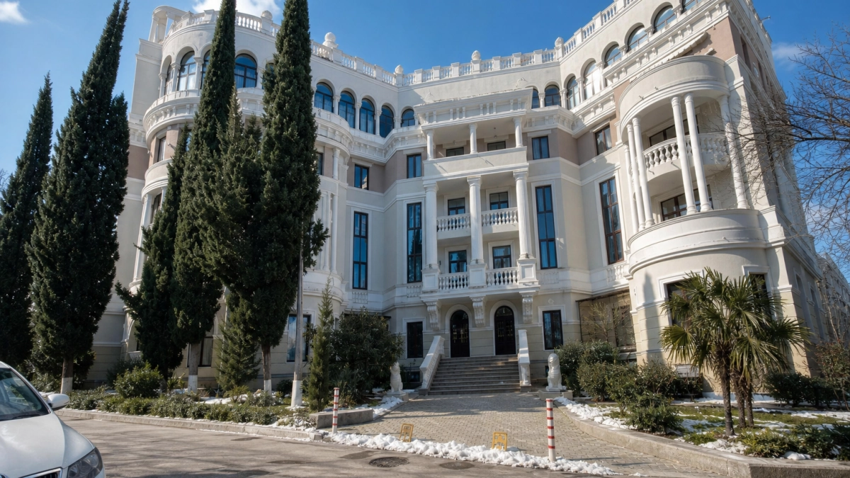 Зеленский не стал оспаривать национализацию своей квартиры в Крыму