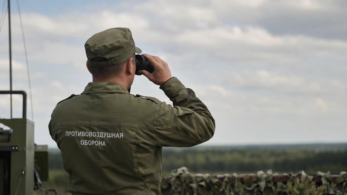 ПВО сбила четыре беспилотника над Москвой, ещё 249 — над регионами России
