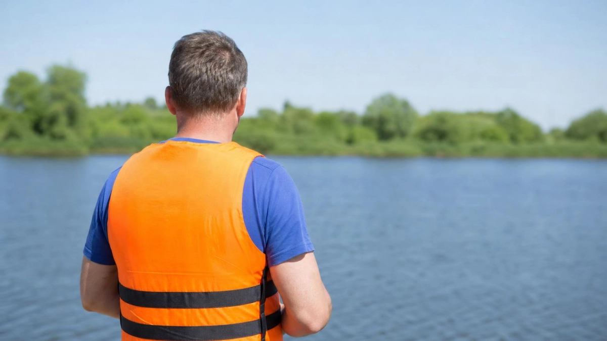 В Уфе наградят спасателя, который за час вытащил из воды двух человек
