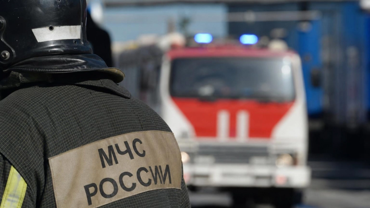На Полтавской нефтебазе начался пожар после падения обломков БПЛА