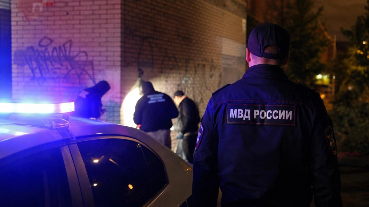 В Красноярске задержали мужчину в костюме Человека-паука за наркограффити