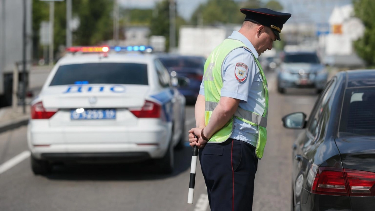 В Самаре водитель Kia протащил прикованного к двери мужчины после дорожного конфликта