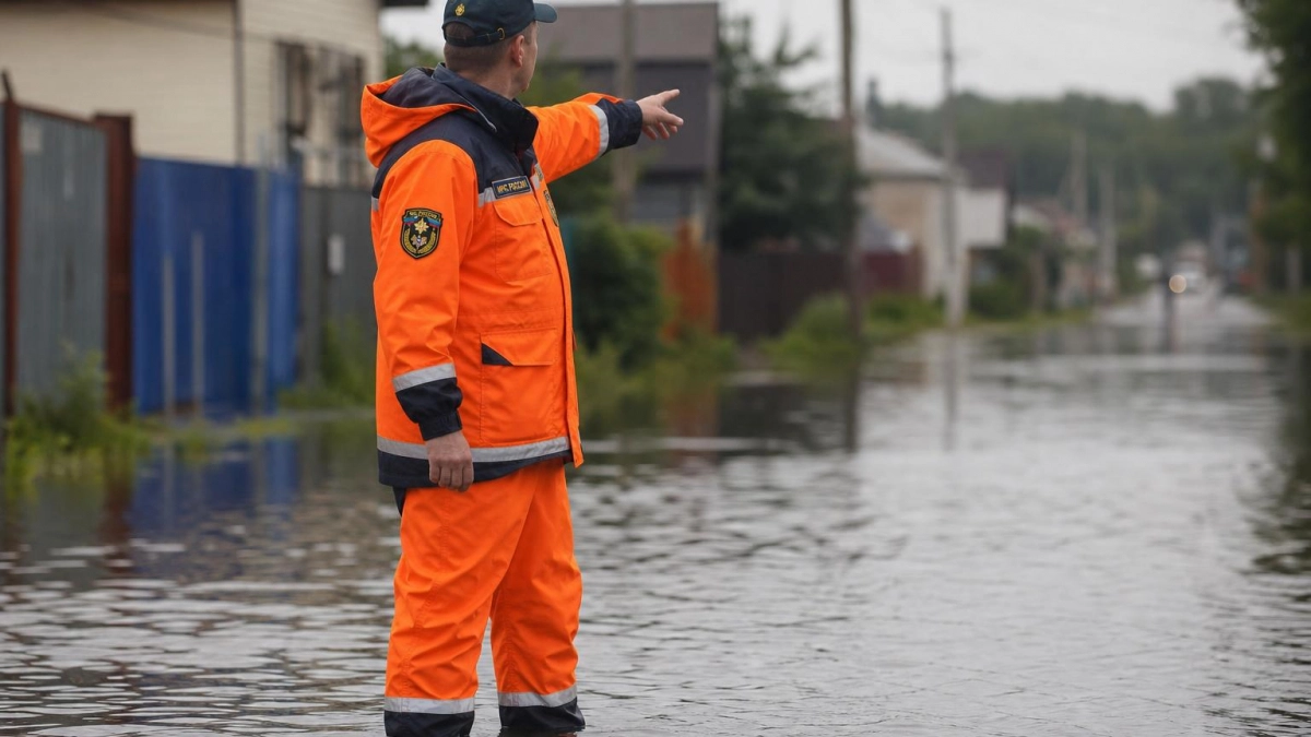 В Нижних Сергах после ливней подтопило около 50 домов и развернули ПВР