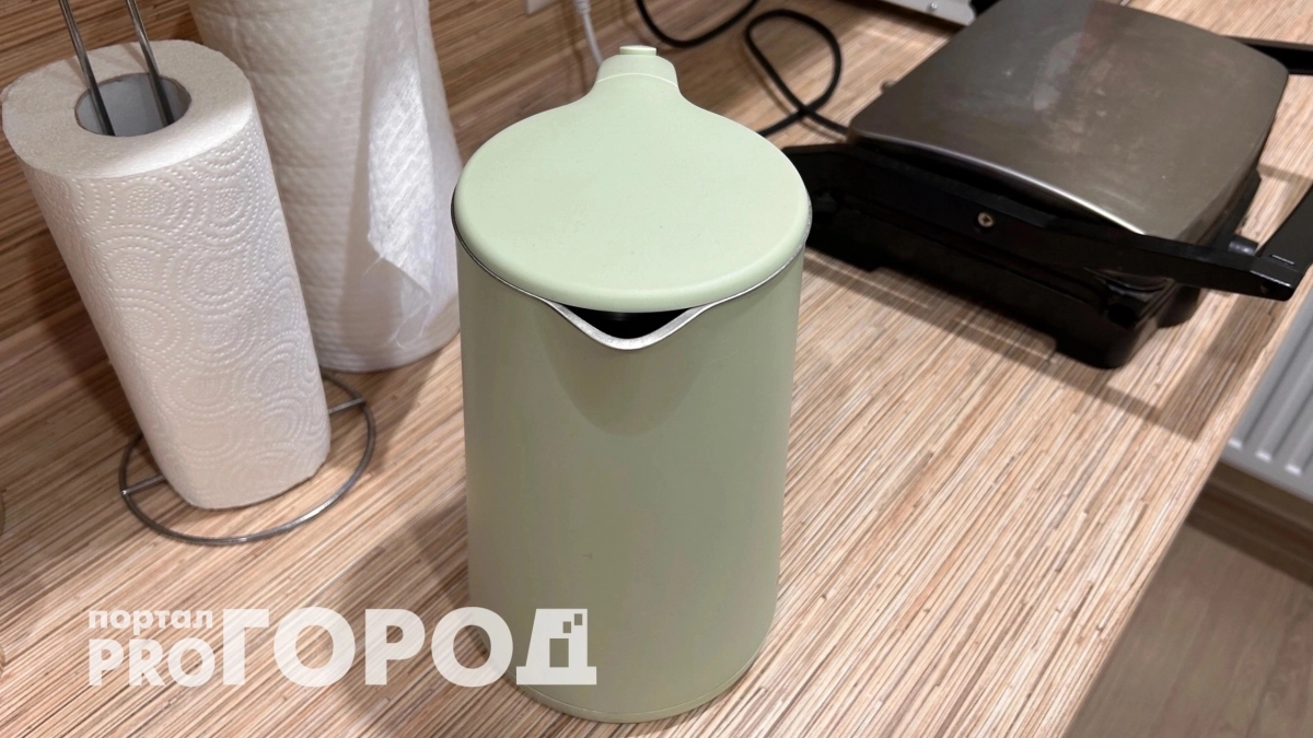 Вы каждый раз рискуете здоровьем: почему химики запрещают кипятить одну и ту же воду в чайнике дважды