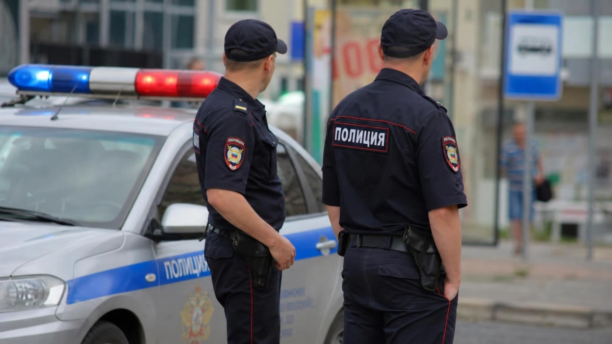 В Архангельске задержали мужчину после нападения на школьницу у автобусной остановки