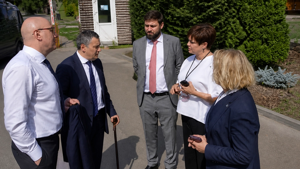 Чернышенко оценил строительство Центра бега в Курске и маршрут на 5 км