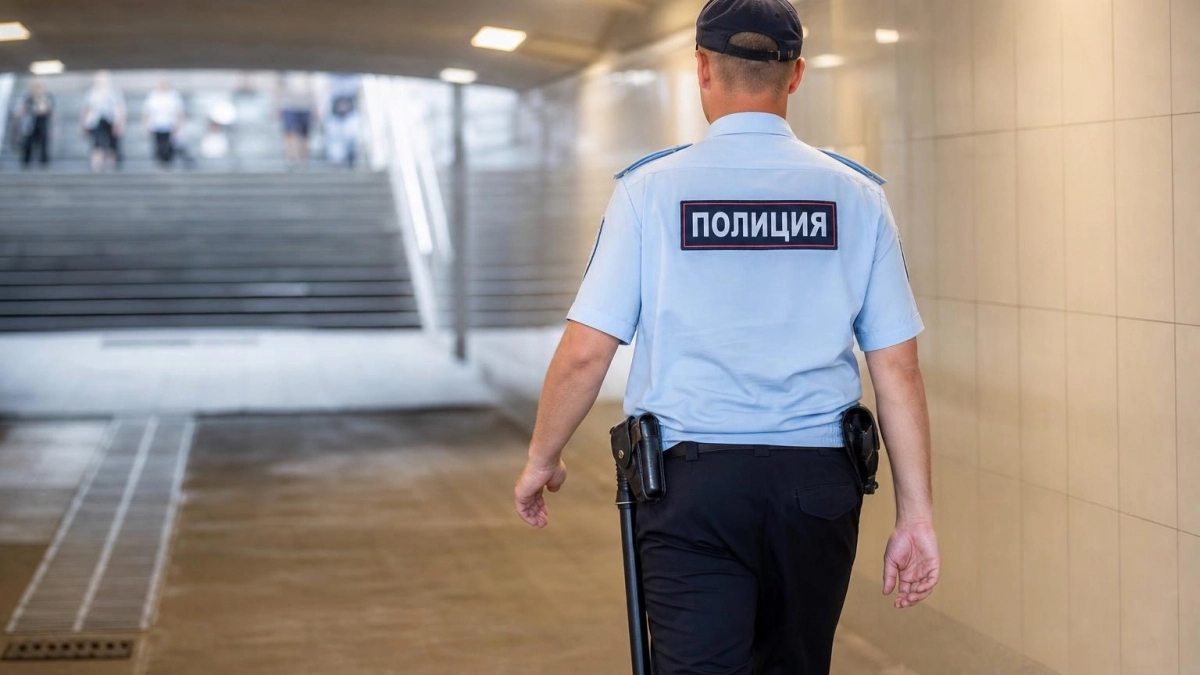 В Москве мужчину арестовали на 10 суток за скрытую съемку под юбками