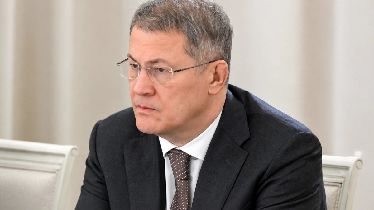 Хабиров поручил передать фонду Защитники Отечества машины мэрии Уфы для судей