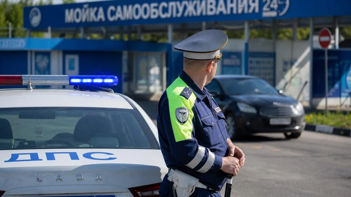 В Москве работники мойки угнали Porsche клиента и разбили авто на 3 млн