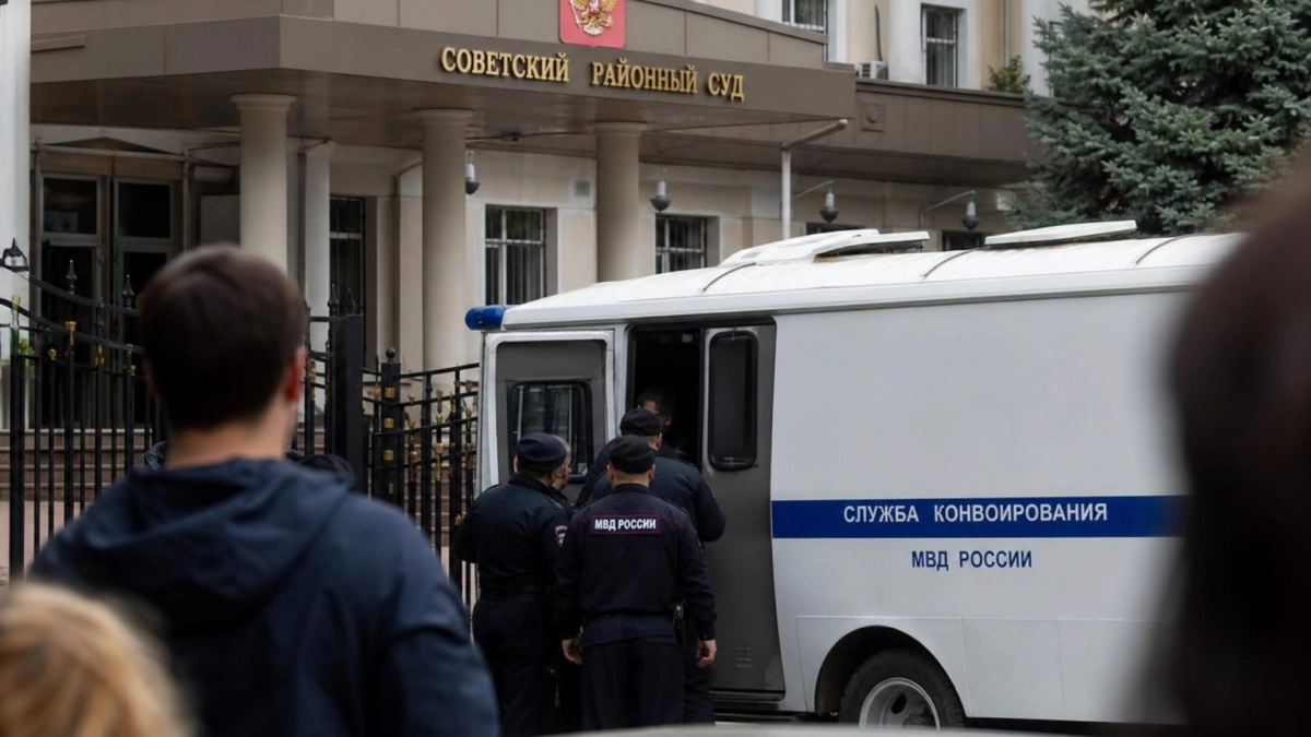 В Красноярске владельца стоматологии осудили на 3,5 года за истязание жены
