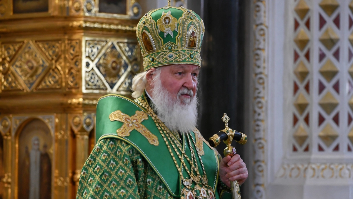 Патриарх Кирилл возглавил молебен у саркофага Дмитрия Донского в Кремле
