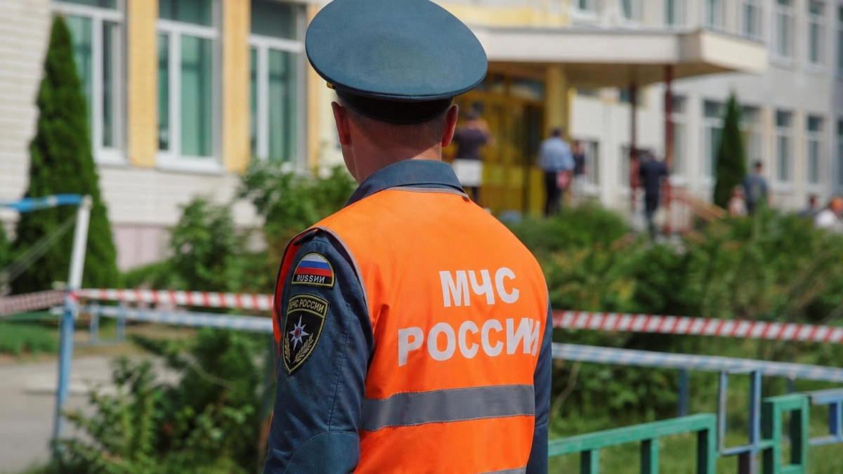 У детсада в Обояни после удара БПЛА эвакуировали 12 детей