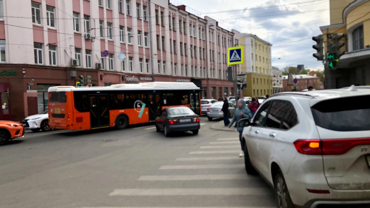 Больше не нужно ждать пешехода на зебре: как правильно проезжать переход и не получить штраф от ГАИ