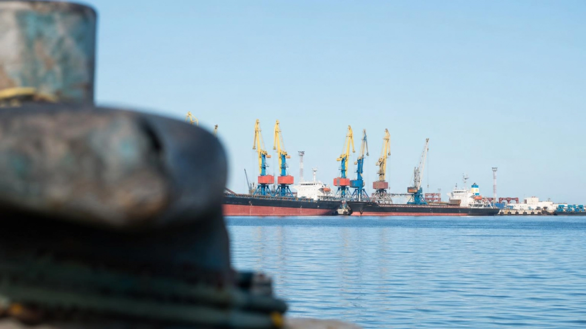 Удары по портам Украины второй месяц подряд срывают морскую и сухопутную логистику