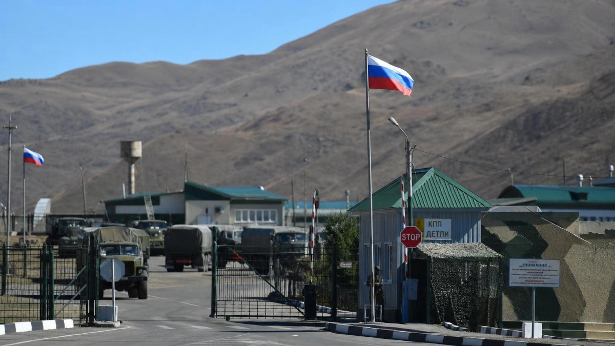 Путин заявил о готовности вывести базу из Гюмри по решению Еревана