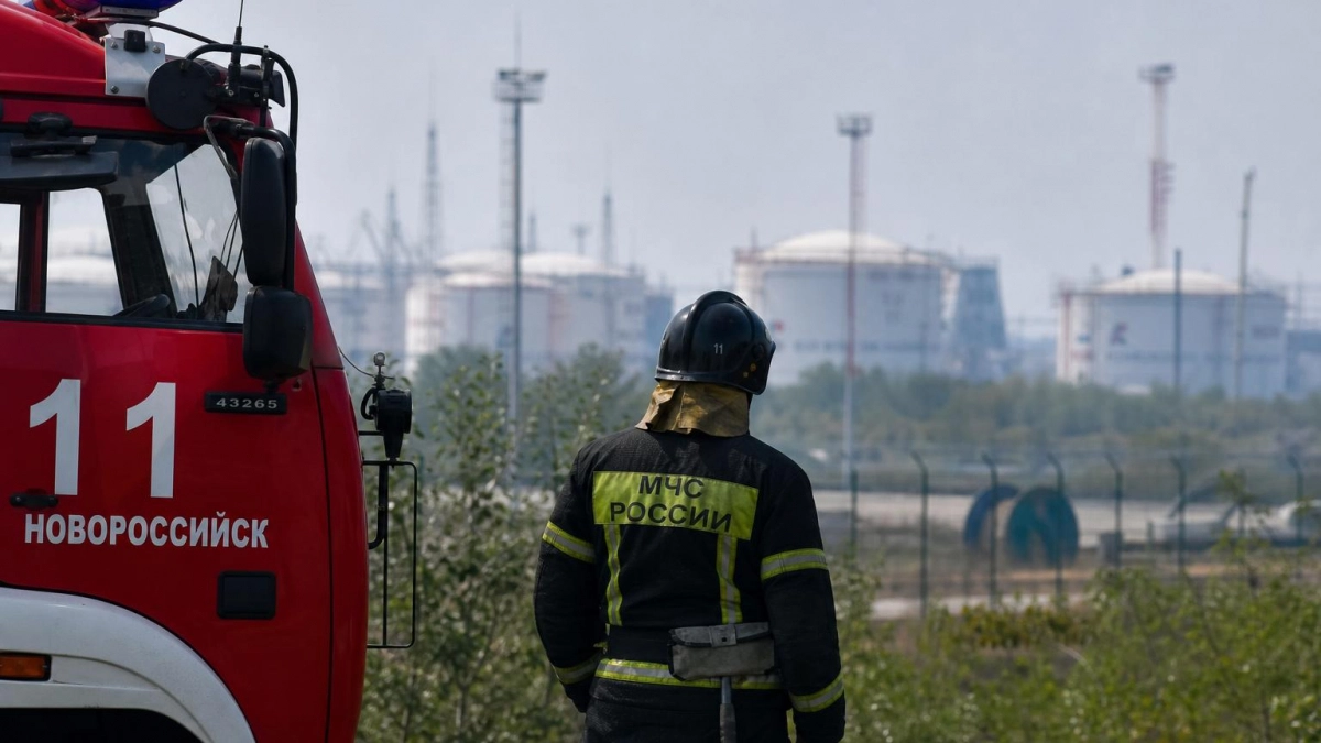 При атаке БПЛА на Сочи и Сириус загорелась нефтебаза, пострадавших нет