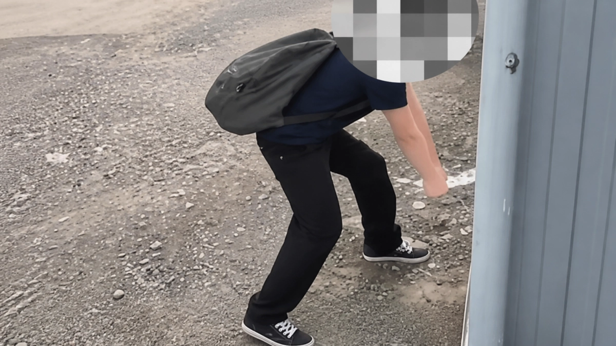 В Самаре школьника поставили на учет после видео с флагом ради лайков