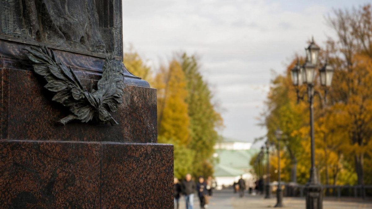 Премьер Японии потребовала демонтировать в Хабаровске мемориал победе СССР над Японией