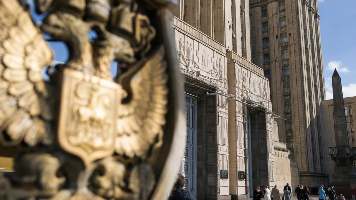 Захарова заявила о тенденции ухода западных послов в оппозицию после работы в России