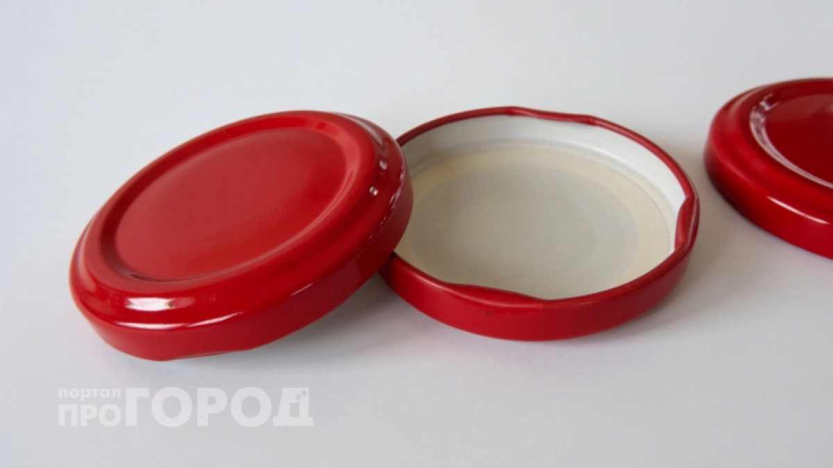 Зря отправляете крышки от банок в мусор: пять способов сделать быт комфортнее с помощью простых мелочей