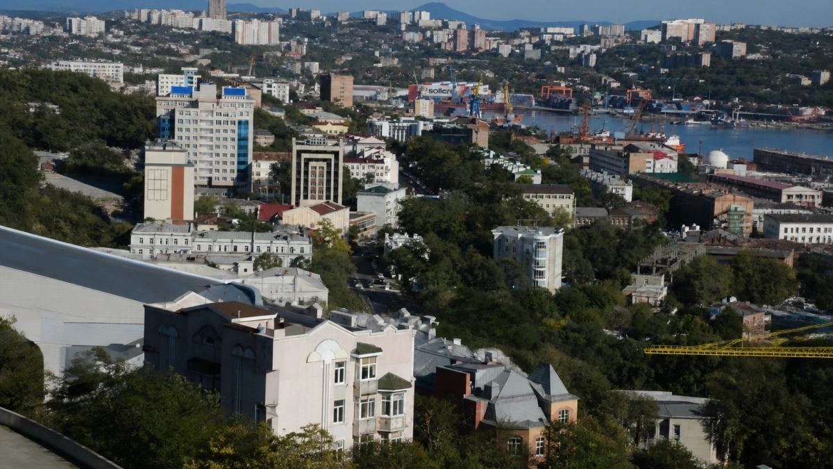 После аварии в Приморье воду подвозят жителям Владивостока, Артема и района