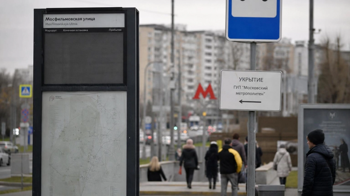 В Самаре остановили наземный транспорт, метро продолжает работу для пассажиров