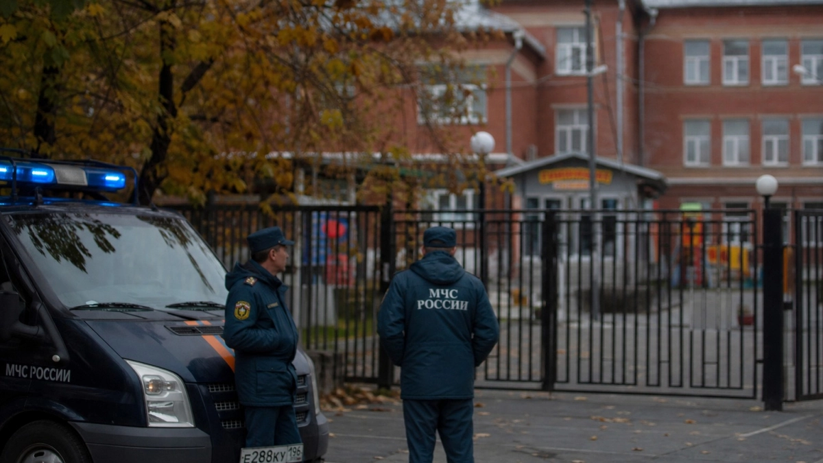 В Балаково 14 октября отменили школьные занятия и приостановили работу детсадов