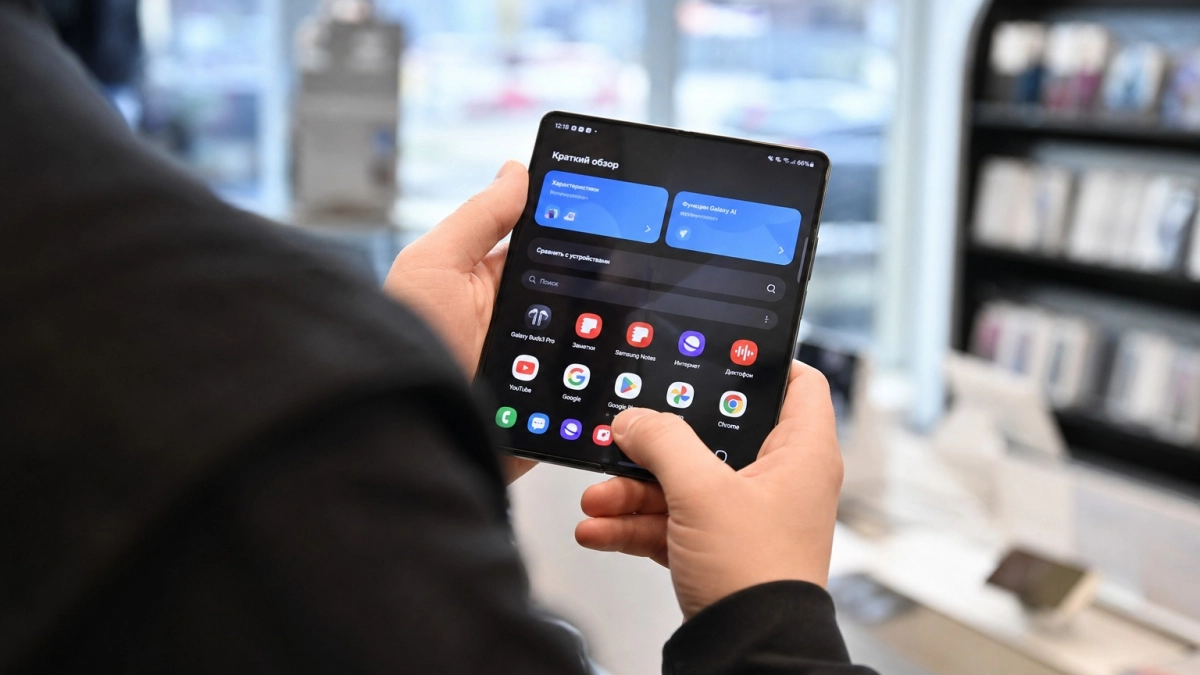 В Москве показали раскладной iPhone Duo перед мировым стартом продаж