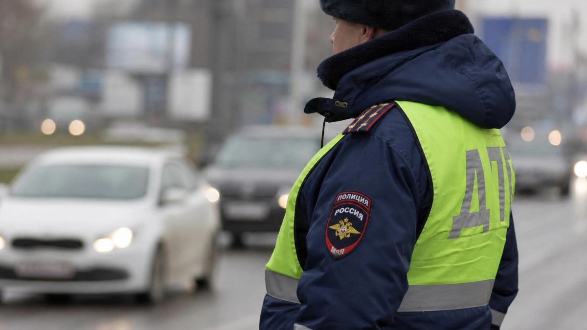 В России хотят повысить штраф за езду без прав до 30 тыс рублей