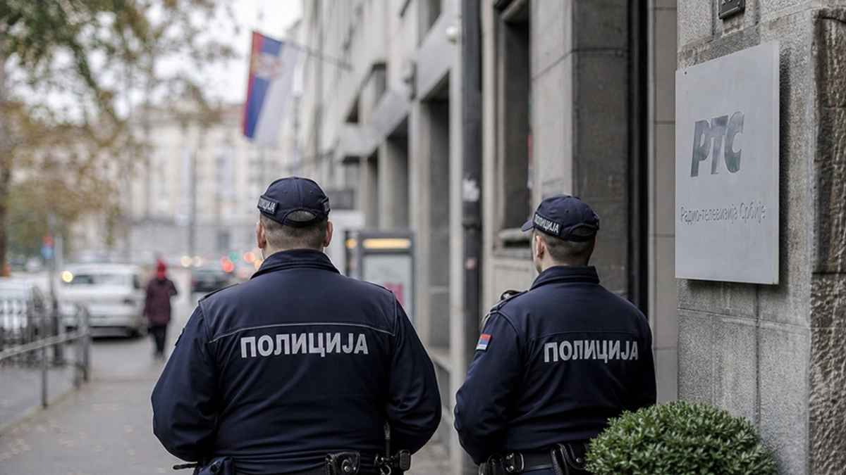 В Белграде толпа разгромила редакцию телеканала и напала на главного редактора