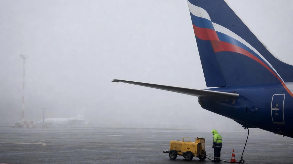 Из-за плотного тумана пять летевших в Омск самолетов перенаправили в Тюмень и Новосибирск
