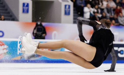 Конек разрезал бедро на 5 см: Захарову спасли накачанные мышцы после столкновения на льду